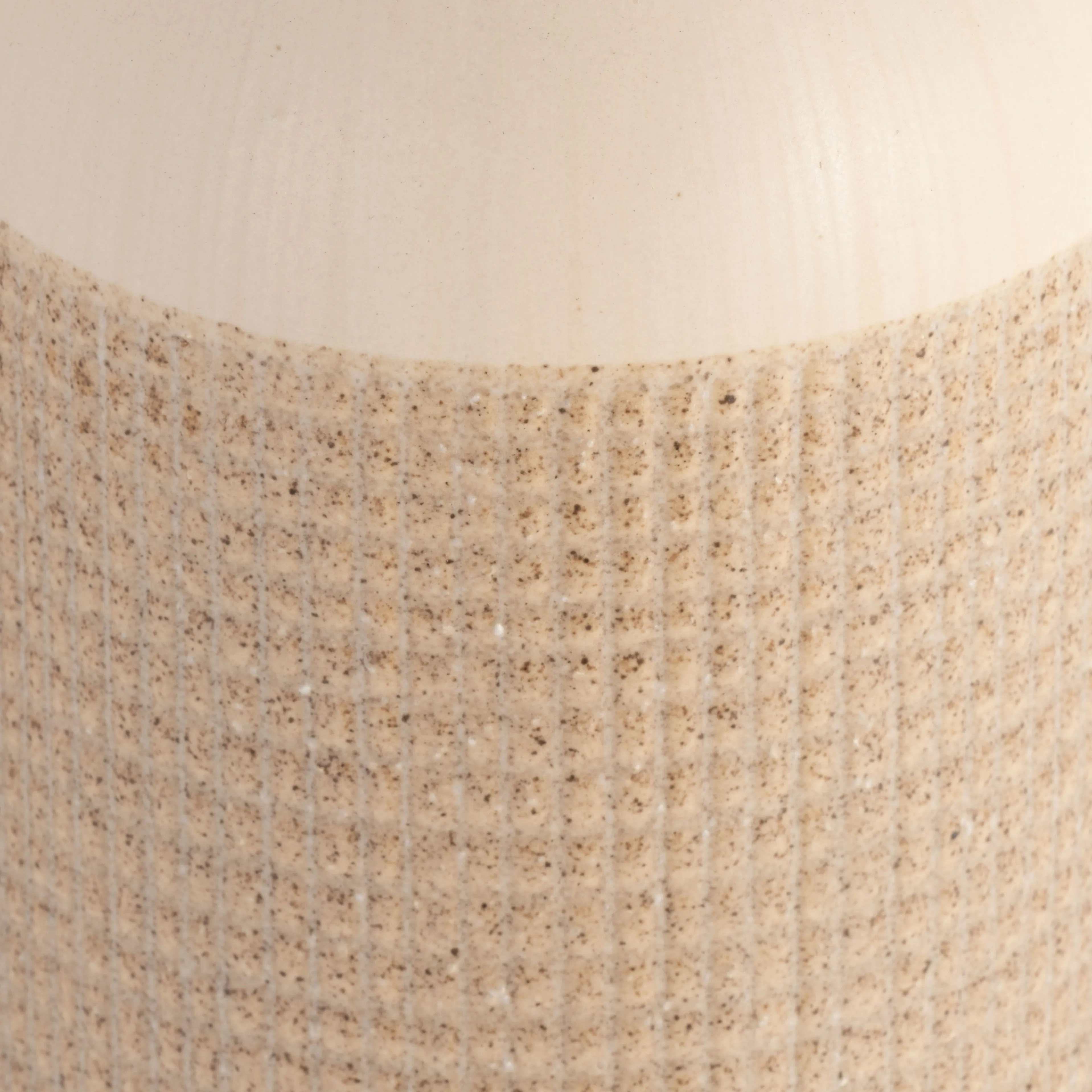 CER, 20" 2-TONE VASE, WHITE/TAN