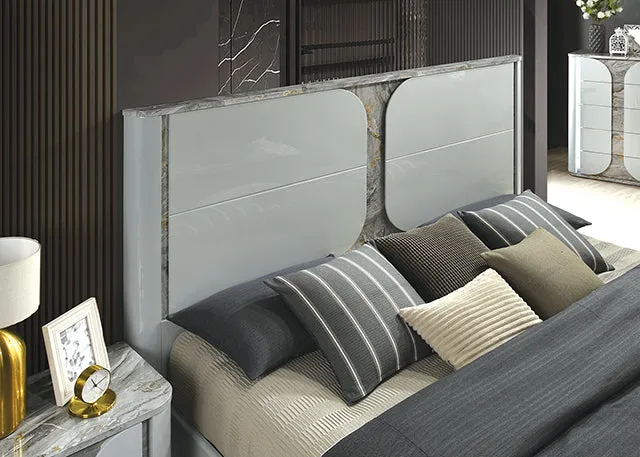 Cleburne E.King Bed