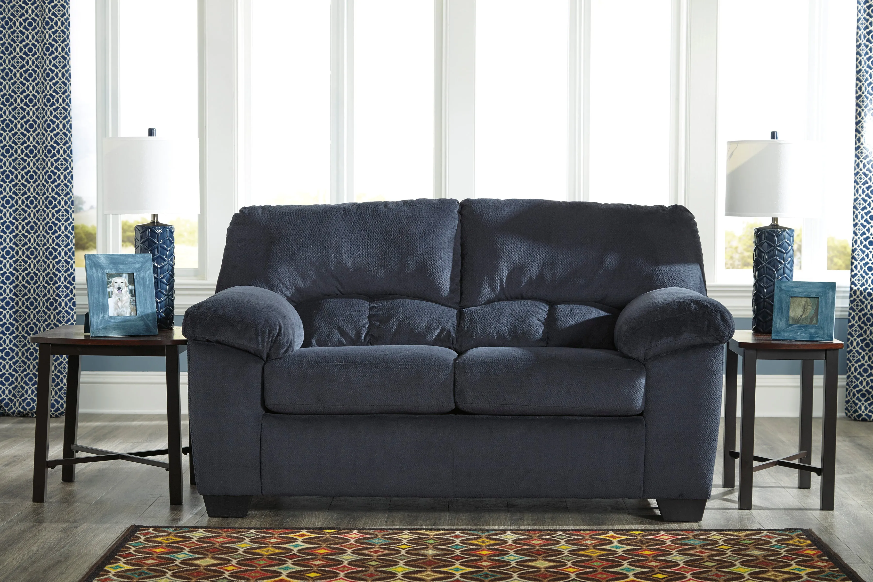 Dailey lovseat