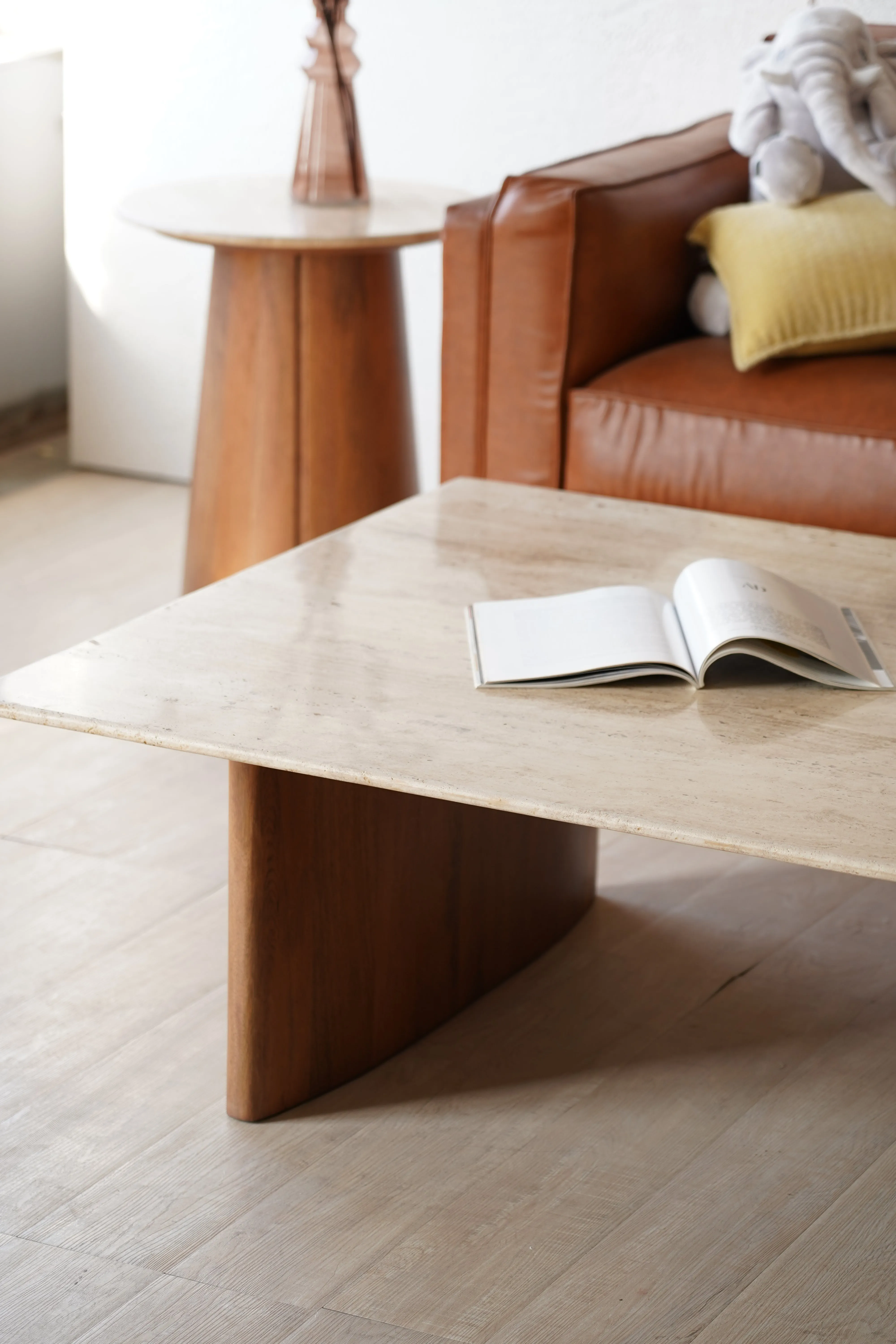 MilavCocktail Table