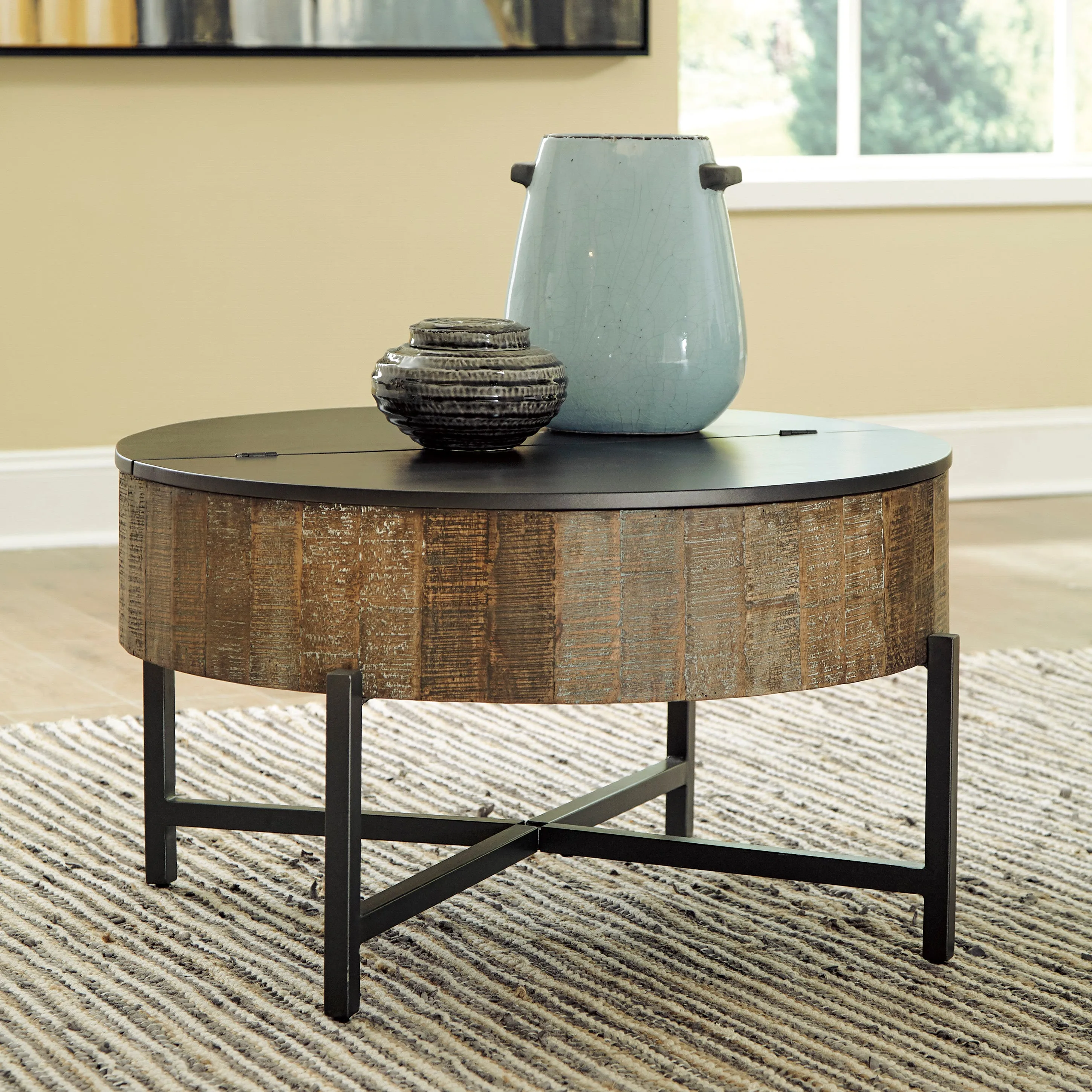 ROUND COCKTAIL TABLE