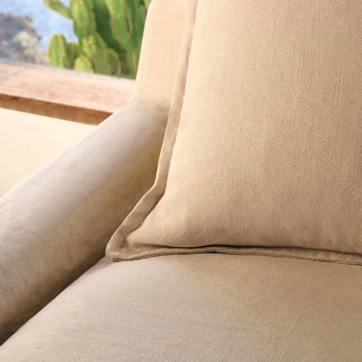 Zenira Sofa & Cushions